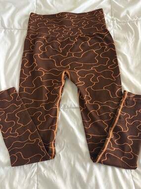 ECHT Arise Camo Seamless High Waisted Leggings in Brown